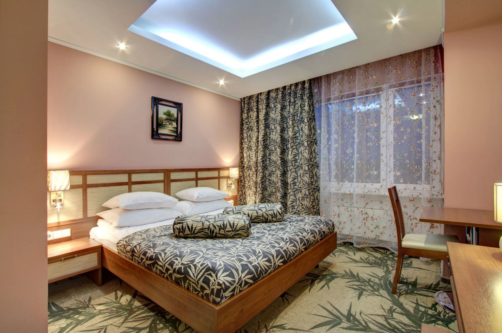Номер Супериор одна кровать дизайн Бамбук в гостинице Альфа